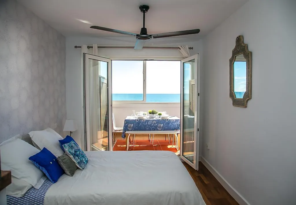 Urbanchic Beachfront Apt Apartamento Benalmádena 0*,  España